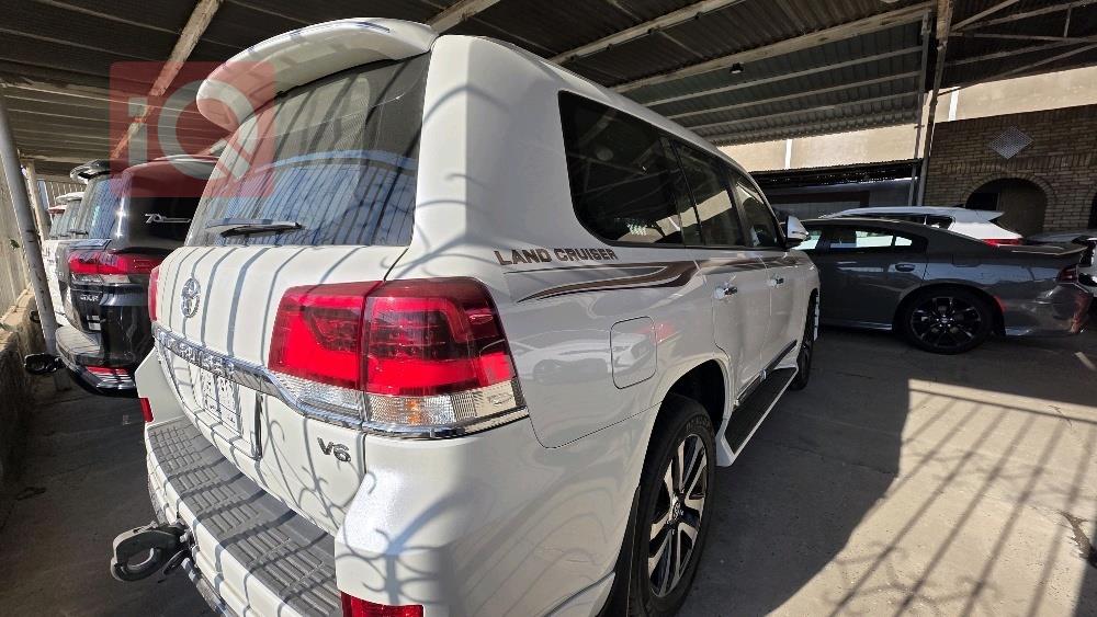 تويوتا لاندكروزر